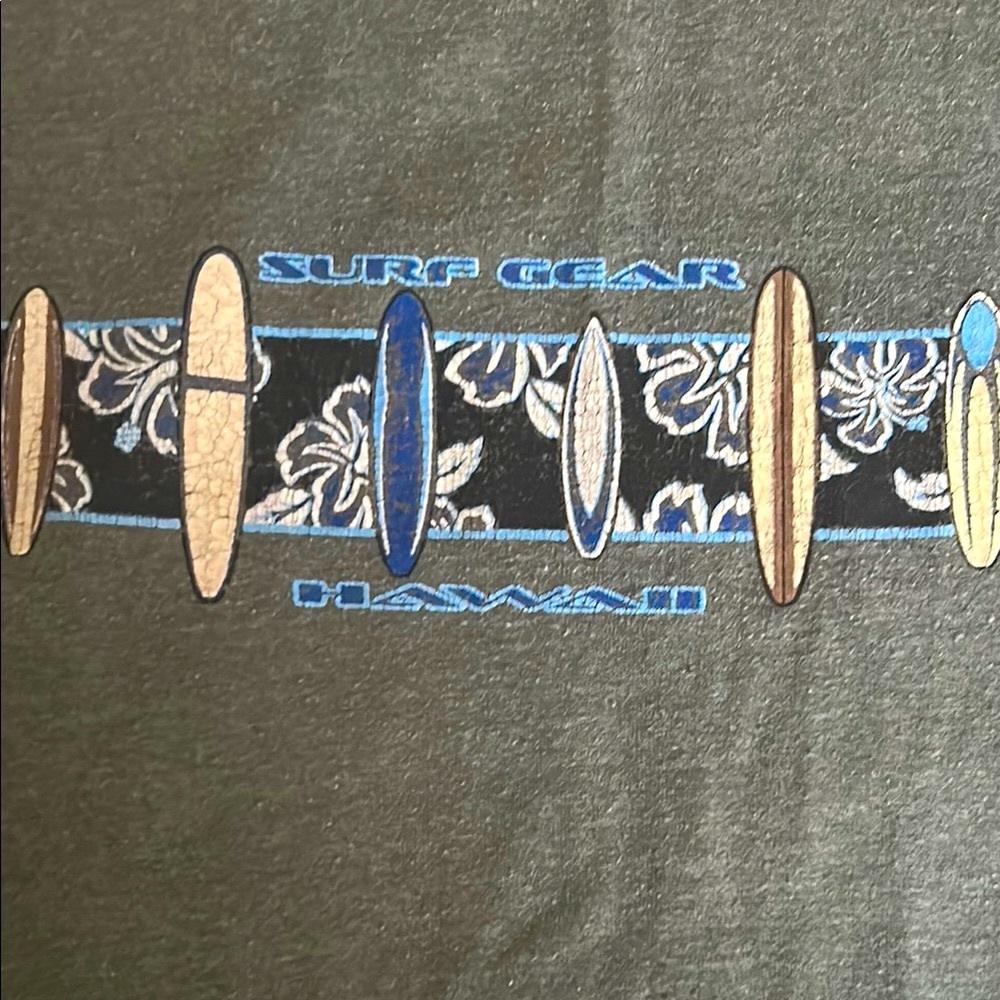 Fruit of the Loom Men’s Green Short Sleeve Tee with Surfboard Beach Design - Picture 3 of 7